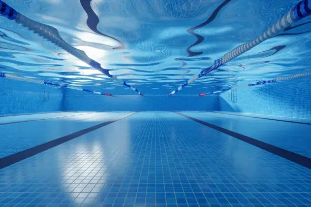 Como manter a piscina limpa, bonita e econômica durante o ano todo